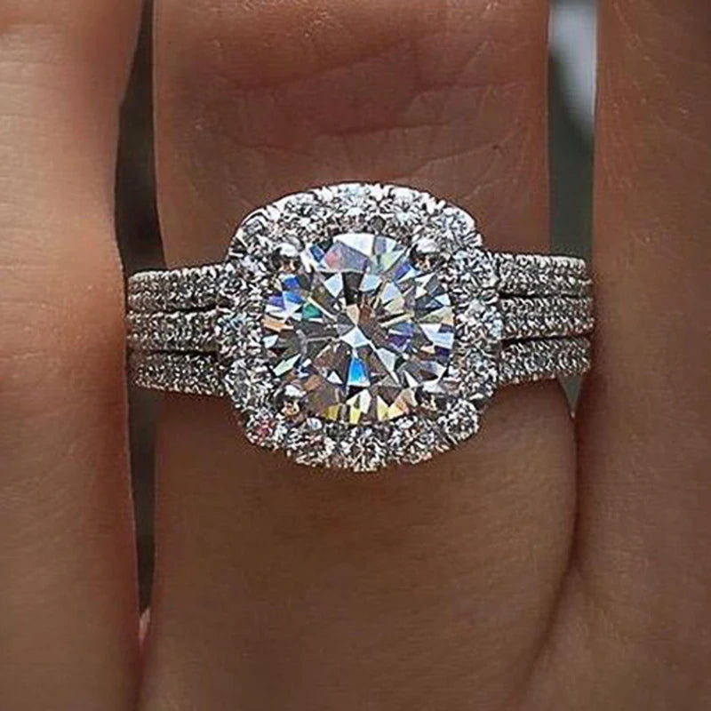 Huitan Brilliant CZ Ring - Luxury Engagement Band