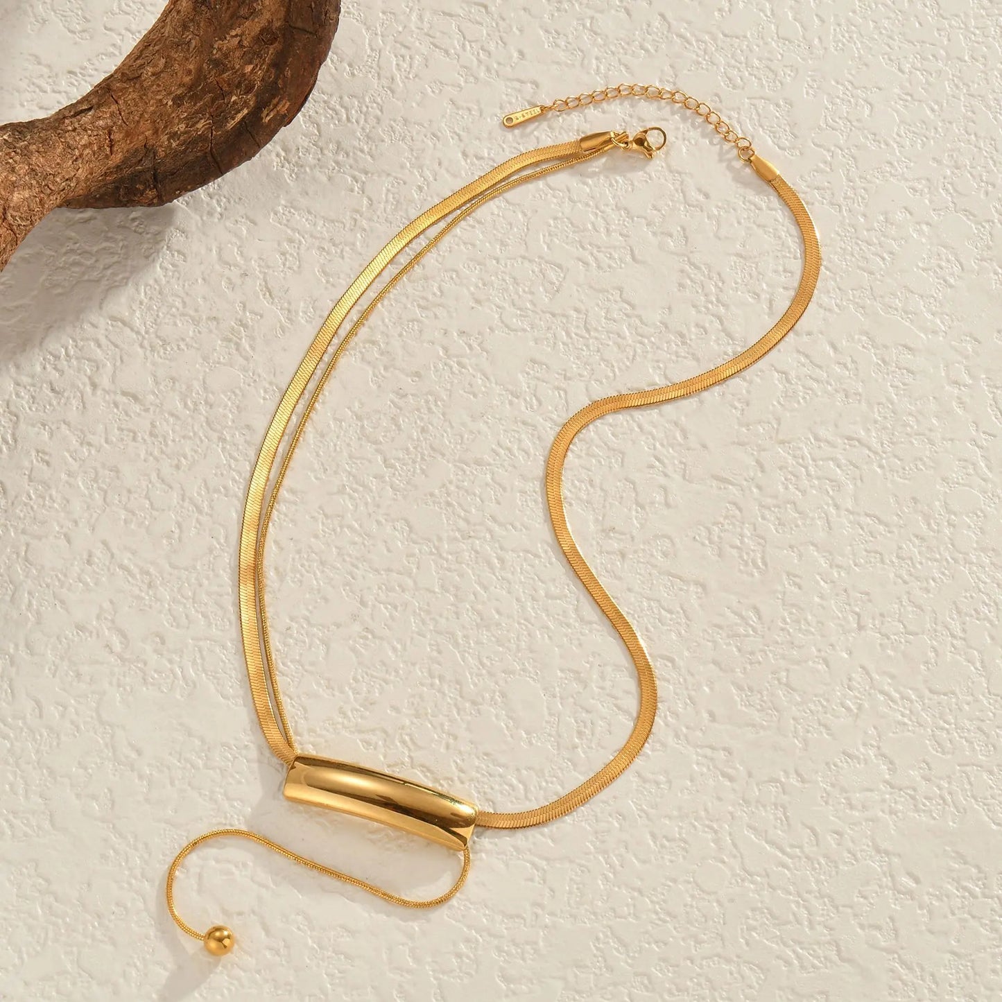 Kissmoon Minimalist Curved Bar Necklace - Geometric Gold Choker