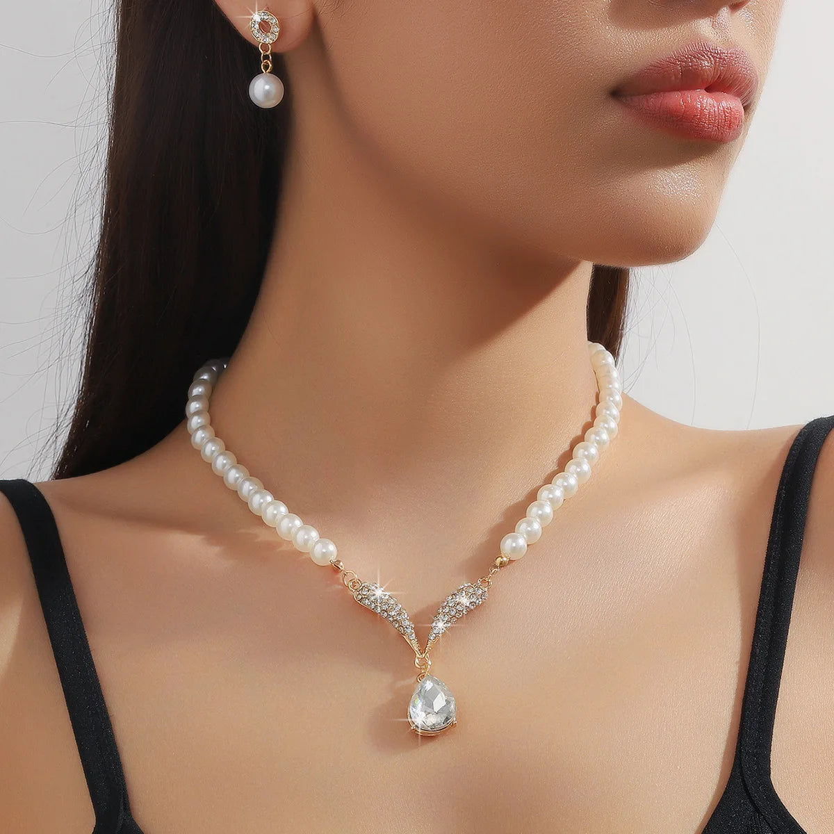 TREAZY Pearl Bridal Jewelry Set - Necklace & Earrings