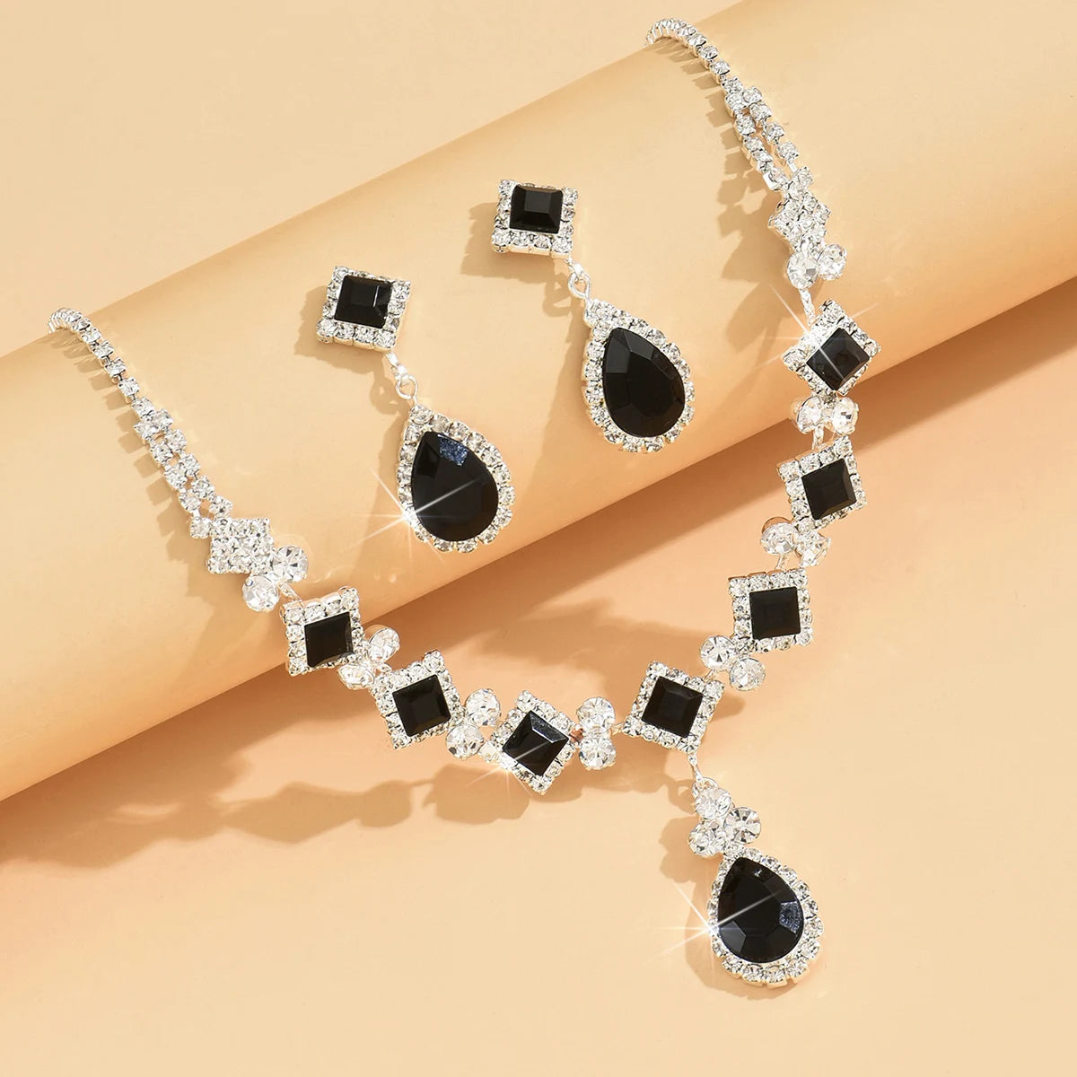 Geometric Droplet Jewelry Set - 3-Piece Necklace & Earrings