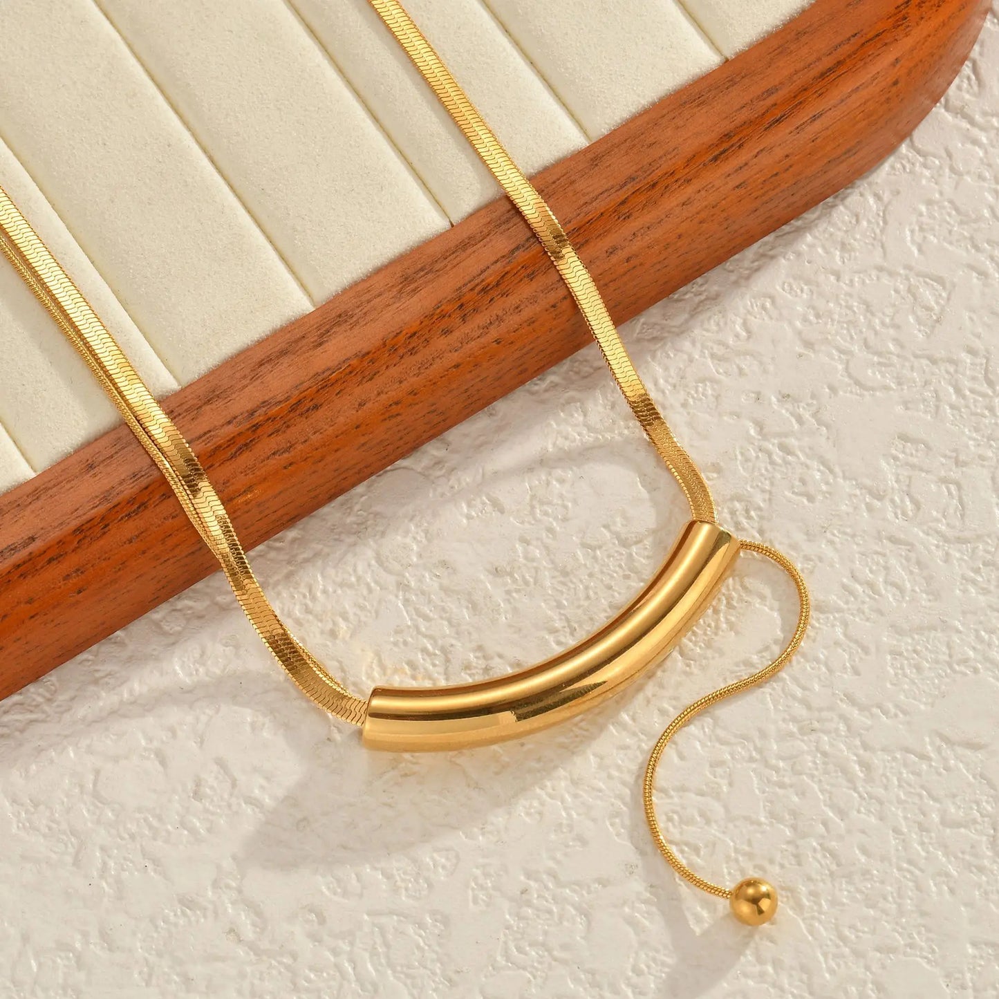 Kissmoon Minimalist Curved Bar Necklace - Geometric Gold Choker